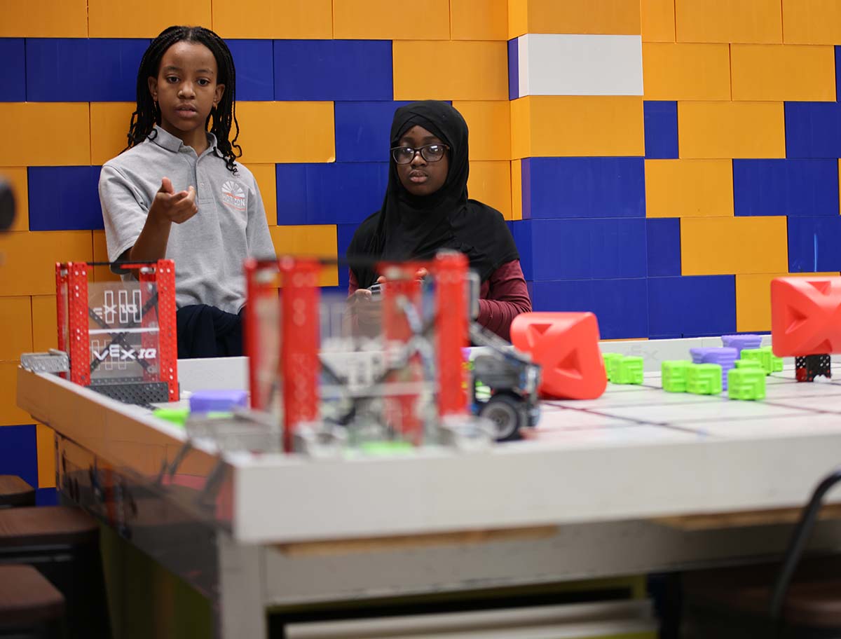 Horizon Science Academy Columbus Elementary Students in a science fair.
